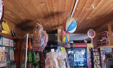 Casa Con Local Comercial en Pichilemu