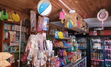 Casa Con Local Comercial en Pichilemu