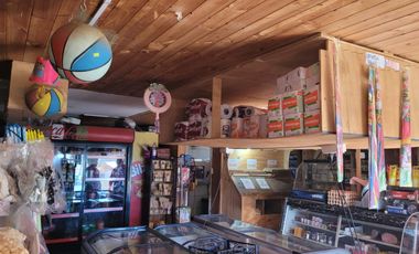 Casa Con Local Comercial en Pichilemu