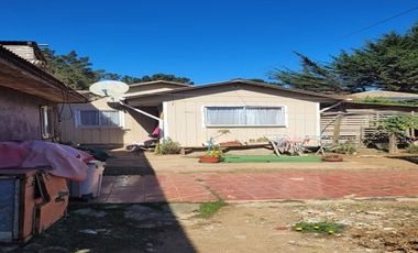 Casa Con Local Comercial en Pichilemu