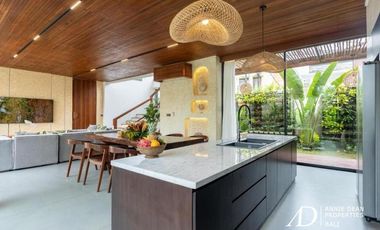 FREEHOLD/LEASEHOLD | TROPICAL VILLA IN PRIME BERAWA