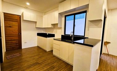MODERN DUPLEX HOUSE AND LOT IN BF RESORTVILLAGE LAS PIÑAS CITY