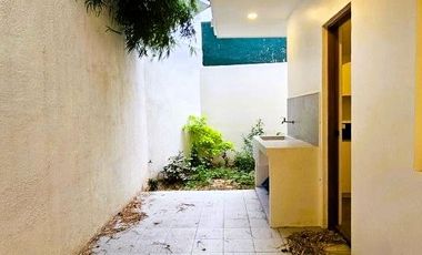 MODERN DUPLEX HOUSE AND LOT IN BF RESORTVILLAGE LAS PIÑAS CITY