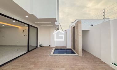 Casa en Venta con jacuzzi en Urb. Vista Sol 2, Machala