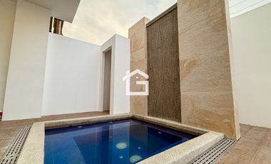 Casa en Venta con jacuzzi en Urb. Vista Sol 2, Machala