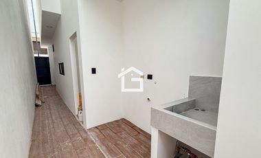 Casa en Venta con jacuzzi en Urb. Vista Sol 2, Machala