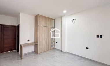 Casa en Venta con jacuzzi en Urb. Vista Sol 2, Machala