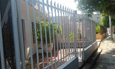 Casa de 100 mts2 en los Almendros Santa Marta.