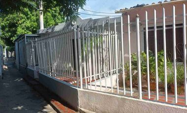 Casa de 100 mts2 en los Almendros Santa Marta.