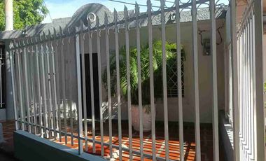 Casa de 100 mts2 en los Almendros Santa Marta.