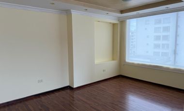 RENTO DEPARTAMENTO CON EXCELENTE VISTA Y UBICACION SECTOR COLEGIO LA CONDAMINE