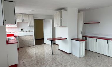 RENTO DEPARTAMENTO CON EXCELENTE VISTA Y UBICACION SECTOR COLEGIO LA CONDAMINE