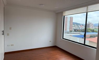 RENTO DEPARTAMENTO CON EXCELENTE VISTA Y UBICACION SECTOR COLEGIO LA CONDAMINE