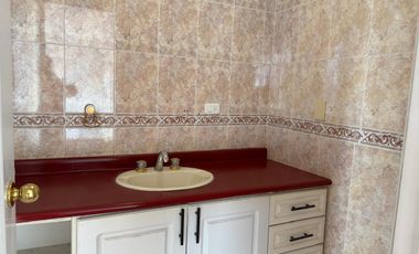 RENTO DEPARTAMENTO CON EXCELENTE VISTA Y UBICACION SECTOR COLEGIO LA CONDAMINE