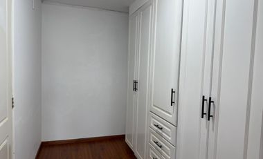 RENTO DEPARTAMENTO CON EXCELENTE VISTA Y UBICACION SECTOR COLEGIO LA CONDAMINE