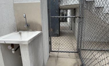 RENTO DEPARTAMENTO CON EXCELENTE VISTA Y UBICACION SECTOR COLEGIO LA CONDAMINE