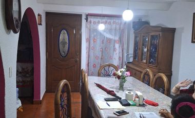 Casa en venta de 212 M² en zona tranquila de Iztapalapa, ideal para familia grande