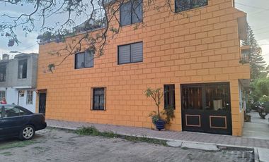 Casa en venta de 212 M² en zona tranquila de Iztapalapa, ideal para familia grande