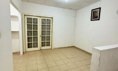 SE RENTA CASA MUY AMPLIA EN PASEOS DEL ALBA. PARA FAMILIA O EMPRESA