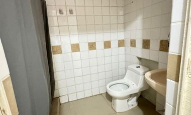 SE RENTA CASA MUY AMPLIA EN PASEOS DEL ALBA. PARA FAMILIA O EMPRESA
