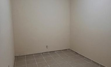 SE RENTA CASA MUY AMPLIA EN PASEOS DEL ALBA. PARA FAMILIA O EMPRESA