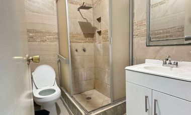 SE RENTA CASA MUY AMPLIA EN PASEOS DEL ALBA. PARA FAMILIA O EMPRESA