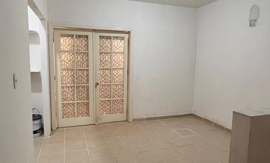 SE RENTA CASA MUY AMPLIA EN PASEOS DEL ALBA. PARA FAMILIA O EMPRESA