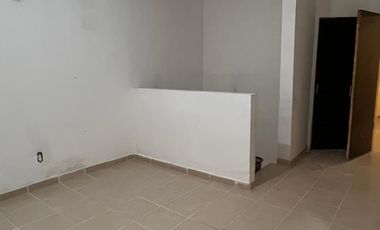 SE RENTA CASA MUY AMPLIA EN PASEOS DEL ALBA. PARA FAMILIA O EMPRESA