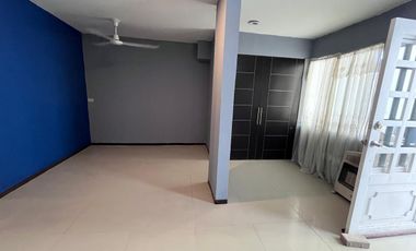 SE RENTA CASA MUY AMPLIA EN PASEOS DEL ALBA. PARA FAMILIA O EMPRESA