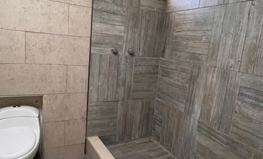 SE RENTA CASA MUY AMPLIA EN PASEOS DEL ALBA. PARA FAMILIA O EMPRESA