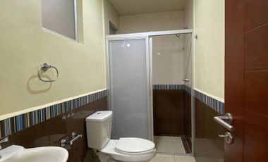 Se renta bonito departamento en planta baja. Av. Periodismo.