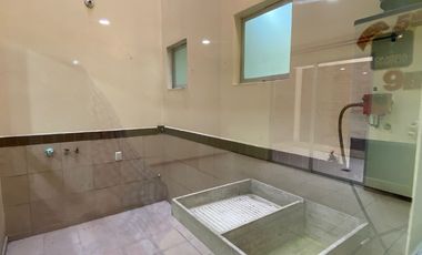 Se renta bonito departamento en planta baja. Av. Periodismo.