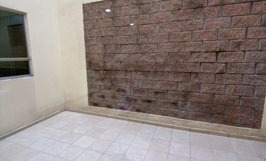 Se renta bonito departamento en planta baja. Av. Periodismo.