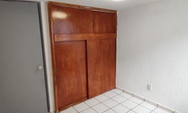 Rento departamento a pie de calle en colonia aquiles serdan cerca walmart reforma, la paz y BINE