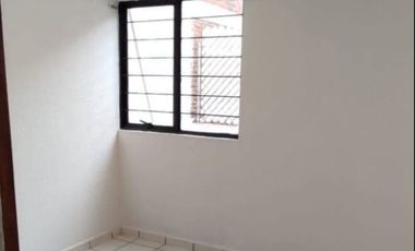 Rento departamento a pie de calle en colonia aquiles serdan cerca walmart reforma, la paz y BINE