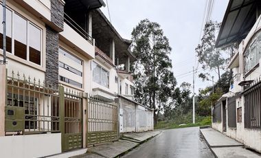 Casa en venta en sector el Rosal cerca de la Universidad nacional de Loja al sur de la ciudad de Loja