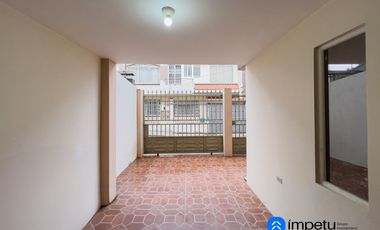 Casa en venta en sector el Rosal cerca de la Universidad nacional de Loja al sur de la ciudad de Loja