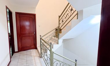 Casa en venta en sector el Rosal cerca de la Universidad nacional de Loja al sur de la ciudad de Loja