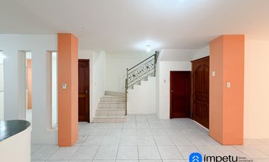 Casa en venta en sector el Rosal cerca de la Universidad nacional de Loja al sur de la ciudad de Loja