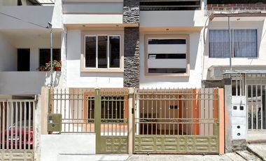 Casa en venta en sector el Rosal cerca de la Universidad nacional de Loja al sur de la ciudad de Loja
