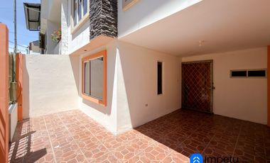 Casa en venta en sector el Rosal cerca de la Universidad nacional de Loja al sur de la ciudad de Loja