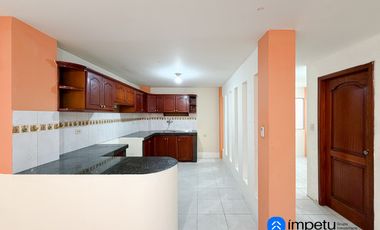 Casa en venta en sector el Rosal cerca de la Universidad nacional de Loja al sur de la ciudad de Loja