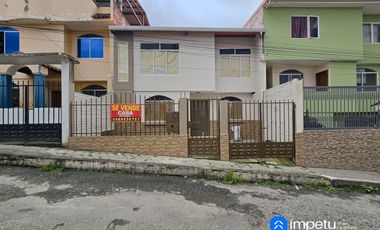 Casa en venta en sector La banda cerca de la importadora tomebamba al norte de la ciudad de Loja