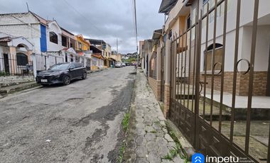 Casa en venta en sector La banda cerca de la importadora tomebamba al norte de la ciudad de Loja