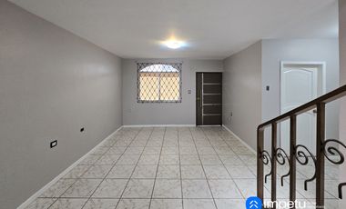 Casa en venta en sector La banda cerca de la importadora tomebamba al norte de la ciudad de Loja