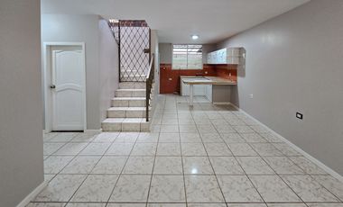 Casa en venta en sector La banda cerca de la importadora tomebamba al norte de la ciudad de Loja