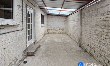 Casa en venta en sector La banda cerca de la importadora tomebamba al norte de la ciudad de Loja