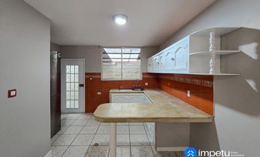 Casa en venta en sector La banda cerca de la importadora tomebamba al norte de la ciudad de Loja