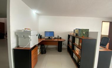 Casa en Renta Amueblada y acondicionada para uso exclusivo de Oficina sobre Av. Sierra Leona.