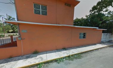 Casa en venta en Av Ursulo Galvan, Salmoral, Veracruz  G D